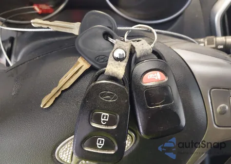 2011 Hyundai Tucson Gls z USA, uszkodzony, nr VIN KM8JU3AC4BU192436